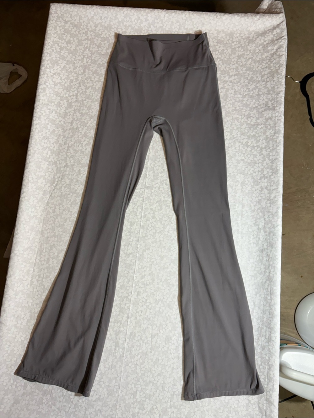 High-Waist Flare Yoga Pants - Gray